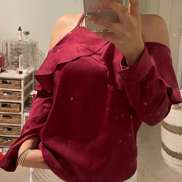 Wine 100% polyester long sleeve cut off shoulders. - Picture 2 of 4